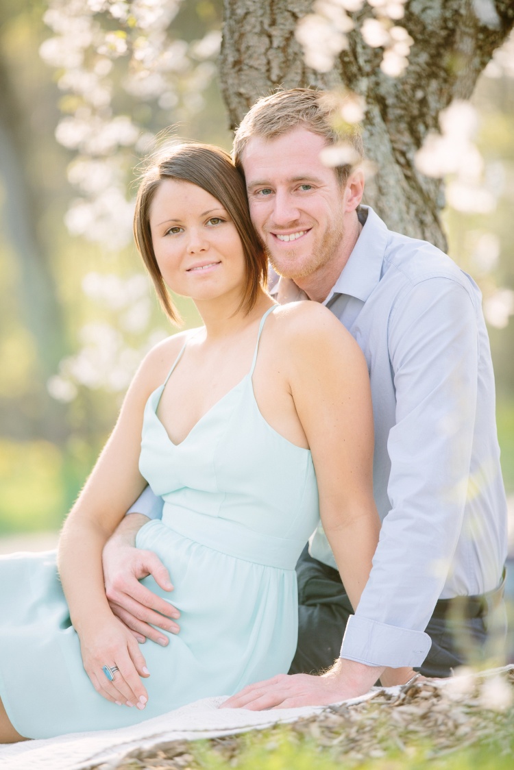 Tire Swing Photography | Ault Park Spring Engagement_0011