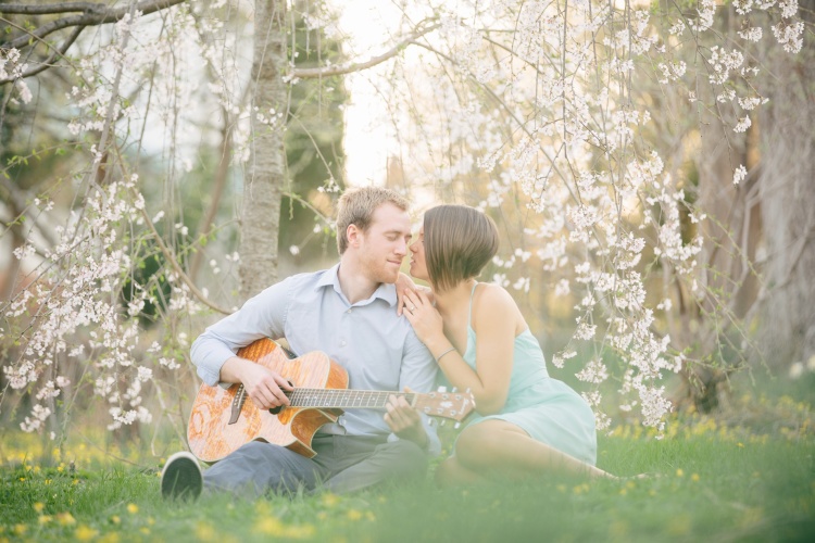 Tire Swing Photography | Ault Park Spring Engagement_0014