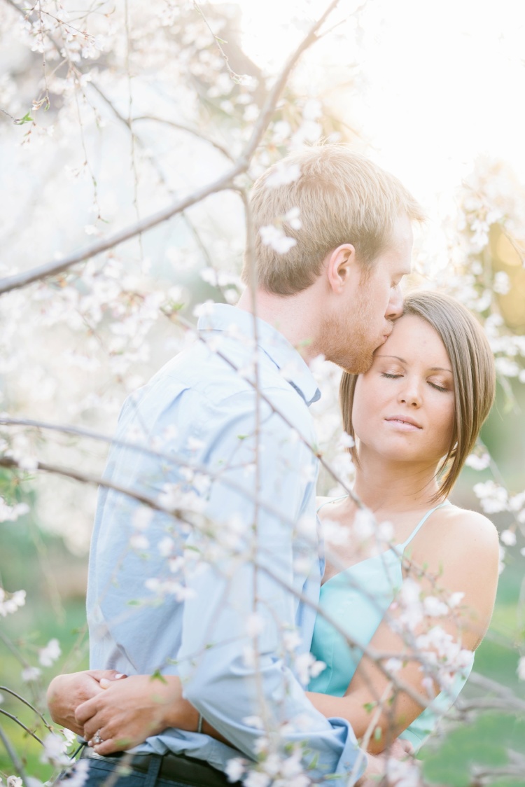 Tire Swing Photography | Ault Park Spring Engagement_0020