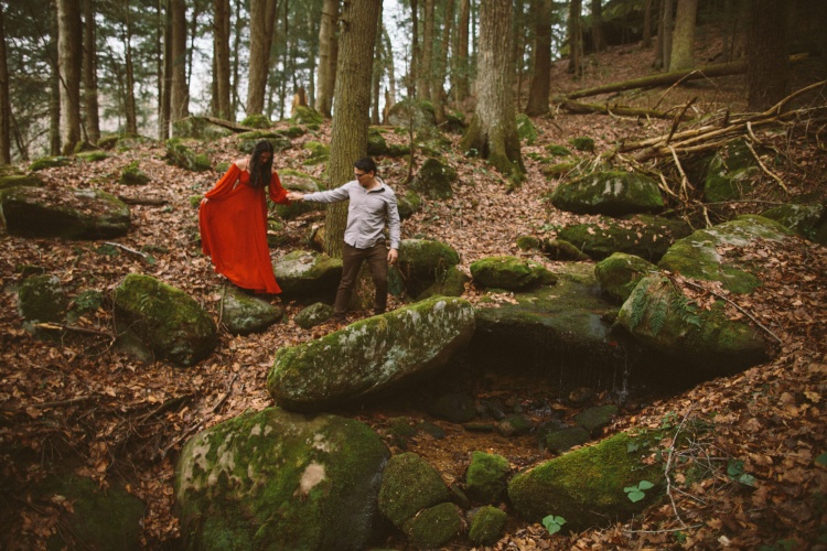 Tire Swing Photography | Hocking Hills Engagement Photography_0007