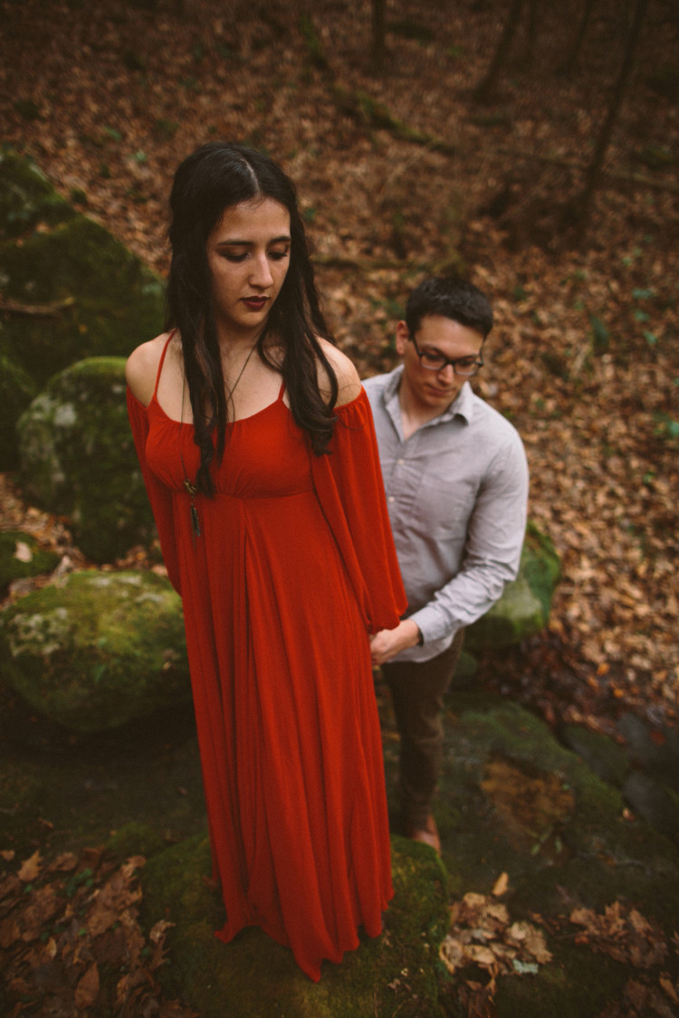 Tire Swing Photography | Hocking Hills Engagement Photography_0009