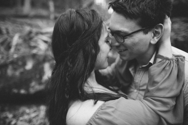 Tire Swing Photography | Hocking Hills Engagement Photography_0011