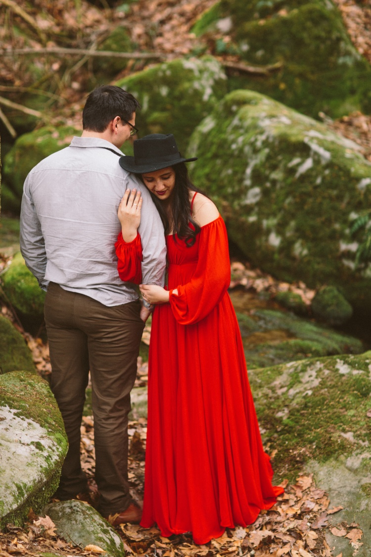 Tire Swing Photography | Hocking Hills Engagement Photography_0012