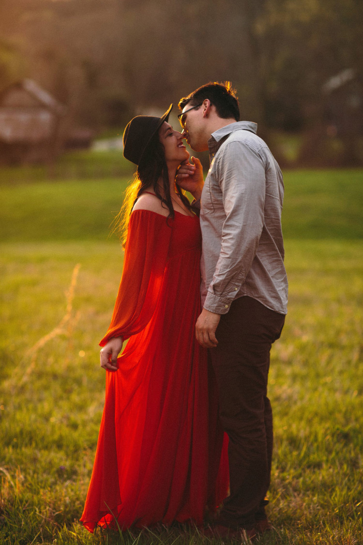 Tire Swing Photography | Hocking Hills Engagement Photography_0014