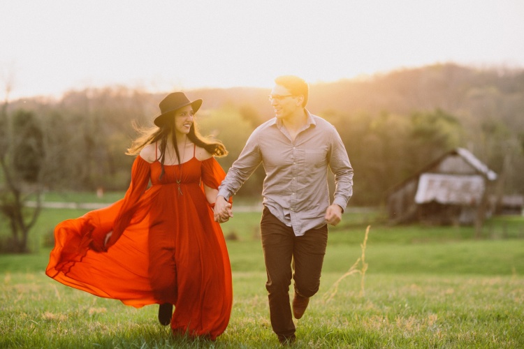 Tire Swing Photography | Hocking Hills Engagement Photography_0015