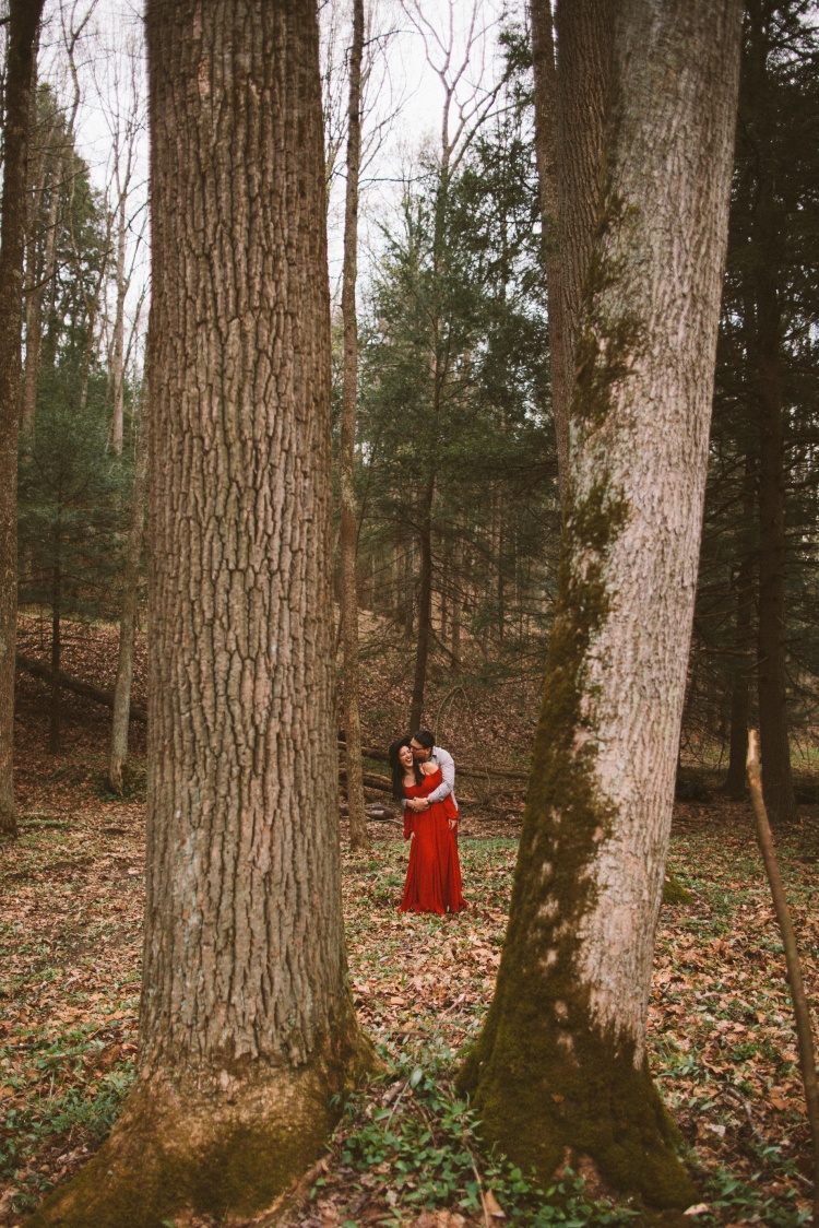 Tire Swing Photography | Hocking Hills Engagement Photography_0024