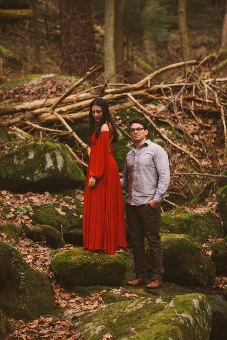 Tire Swing Photography | Hocking Hills Engagement Photography_0027