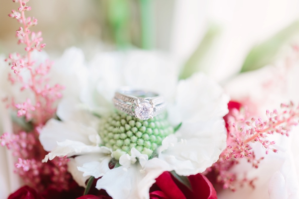 Cincinnati Wedding ring photographers